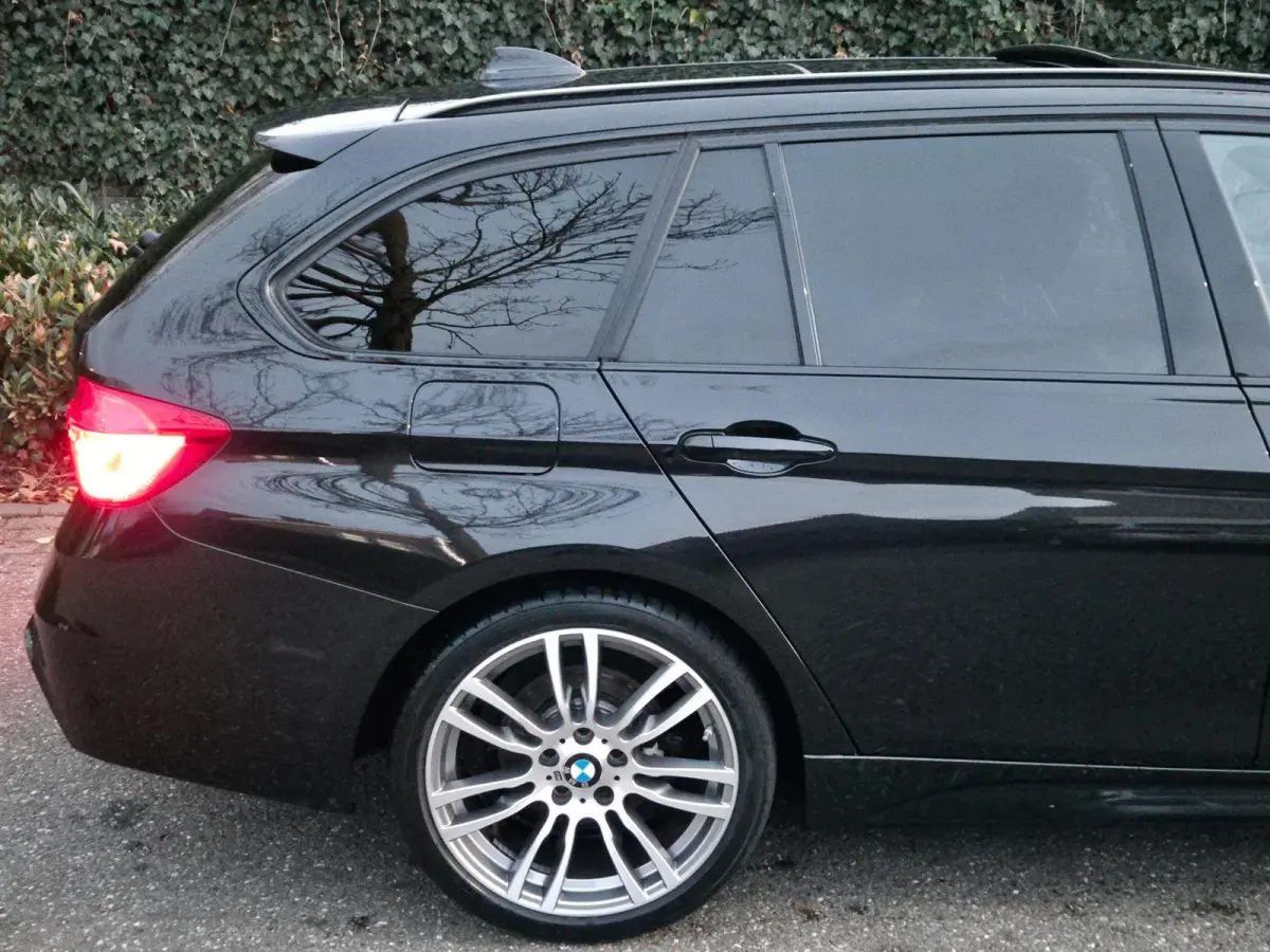 M Sport X-drive Apple CarPlay Panorama dealer onderhouden NAP 320i xDrive M Sport