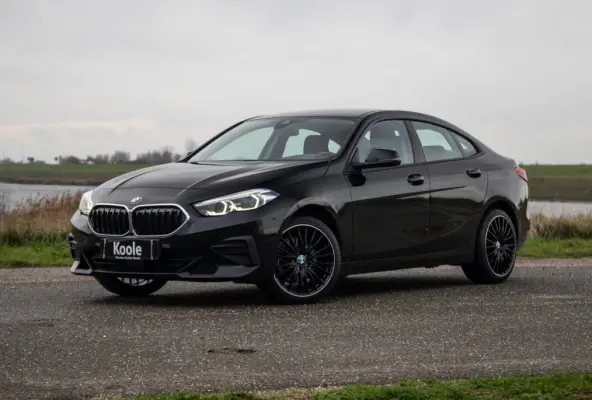 218i Introduction Edition NAVI / CARPLAY / LED / AUTOMAAT / N.A.P