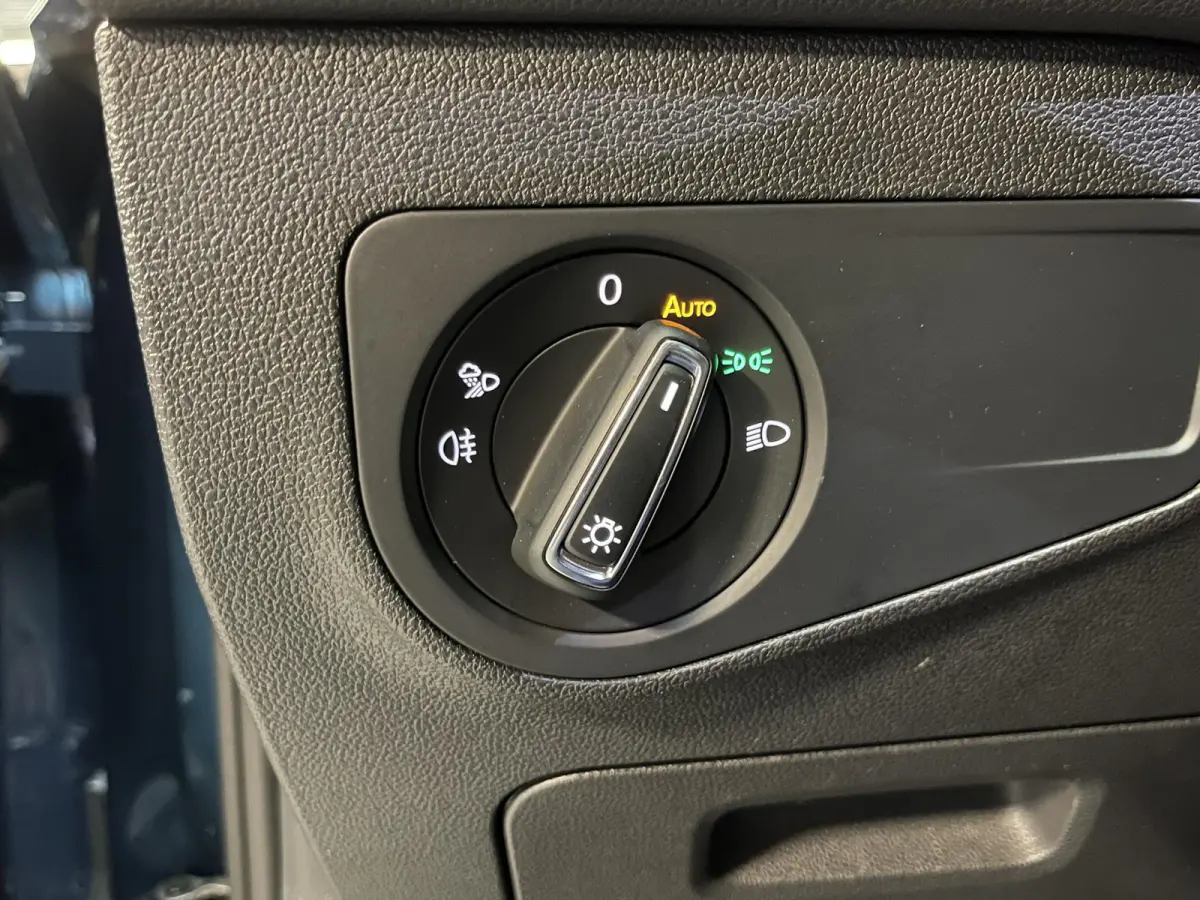 1.4 TSI eHybrid R-Line Business+ FABRIEKSGARANTIE TOT 03-2027 20"/VOL Leder + memory/Panoramadak/360 camera/Elektrische klep/Dodehoek/Stuur + stoelverwarming/IQ Lights/Adaptieve cruise