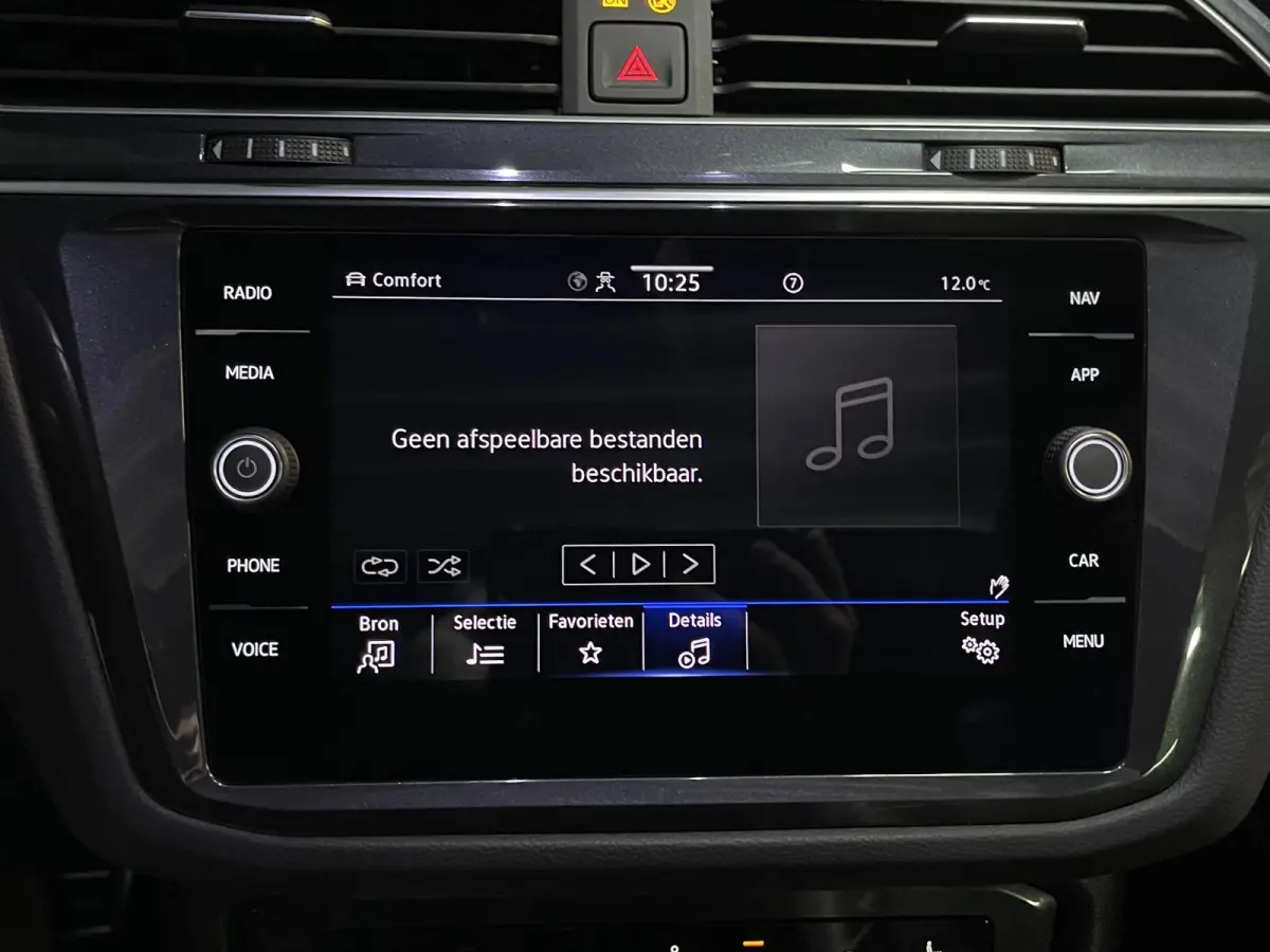 1.4 TSI eHybrid R-Line Business+ FABRIEKSGARANTIE TOT 03-2027 20"/VOL Leder + memory/Panoramadak/360 camera/Elektrische klep/Dodehoek/Stuur + stoelverwarming/IQ Lights/Adaptieve cruise