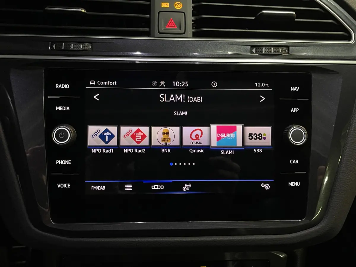 1.4 TSI eHybrid R-Line Business+ FABRIEKSGARANTIE TOT 03-2027 20"/VOL Leder + memory/Panoramadak/360 camera/Elektrische klep/Dodehoek/Stuur + stoelverwarming/IQ Lights/Adaptieve cruise