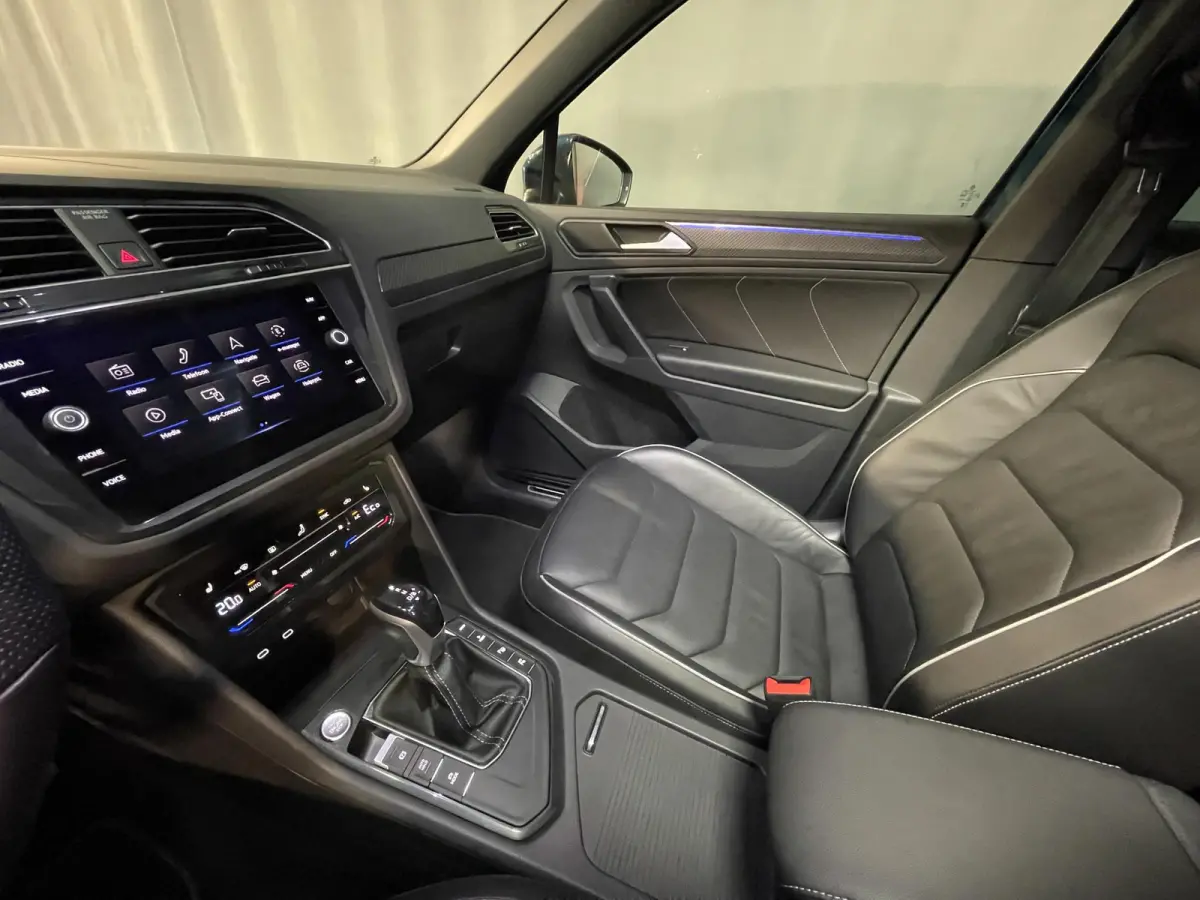 1.4 TSI eHybrid R-Line Business+ FABRIEKSGARANTIE TOT 03-2027 20"/VOL Leder + memory/Panoramadak/360 camera/Elektrische klep/Dodehoek/Stuur + stoelverwarming/IQ Lights/Adaptieve cruise