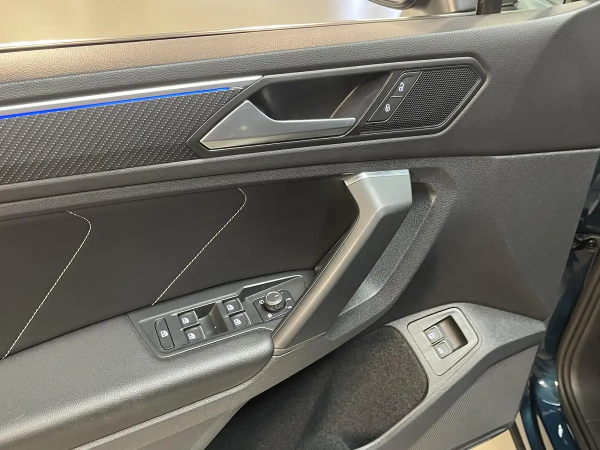 1.4 TSI eHybrid R-Line Business+ FABRIEKSGARANTIE TOT 03-2027 20"/VOL Leder + memory/Panoramadak/360 camera/Elektrische klep/Dodehoek/Stuur + stoelverwarming/IQ Lights/Adaptieve cruise