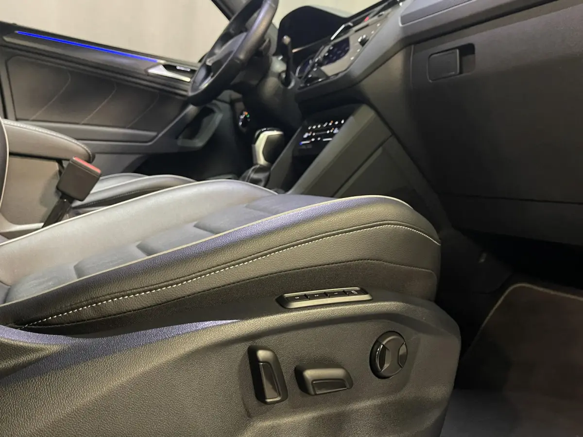 1.4 TSI eHybrid R-Line Business+ FABRIEKSGARANTIE TOT 03-2027 20"/VOL Leder + memory/Panoramadak/360 camera/Elektrische klep/Dodehoek/Stuur + stoelverwarming/IQ Lights/Adaptieve cruise