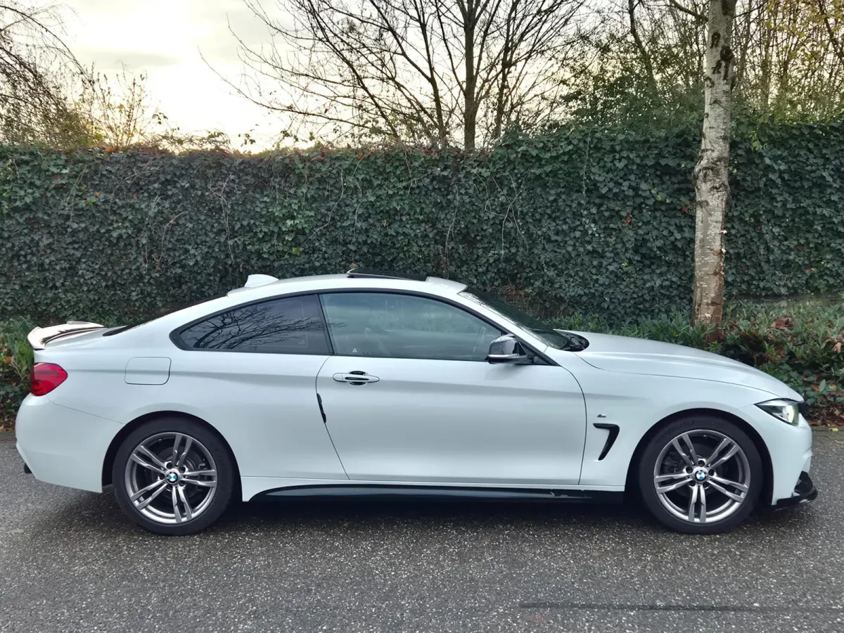 M Sprt Schuifdak Coupé Apple CarPlay Nap NL High Executive F33 M4 uitlaat Spoiler