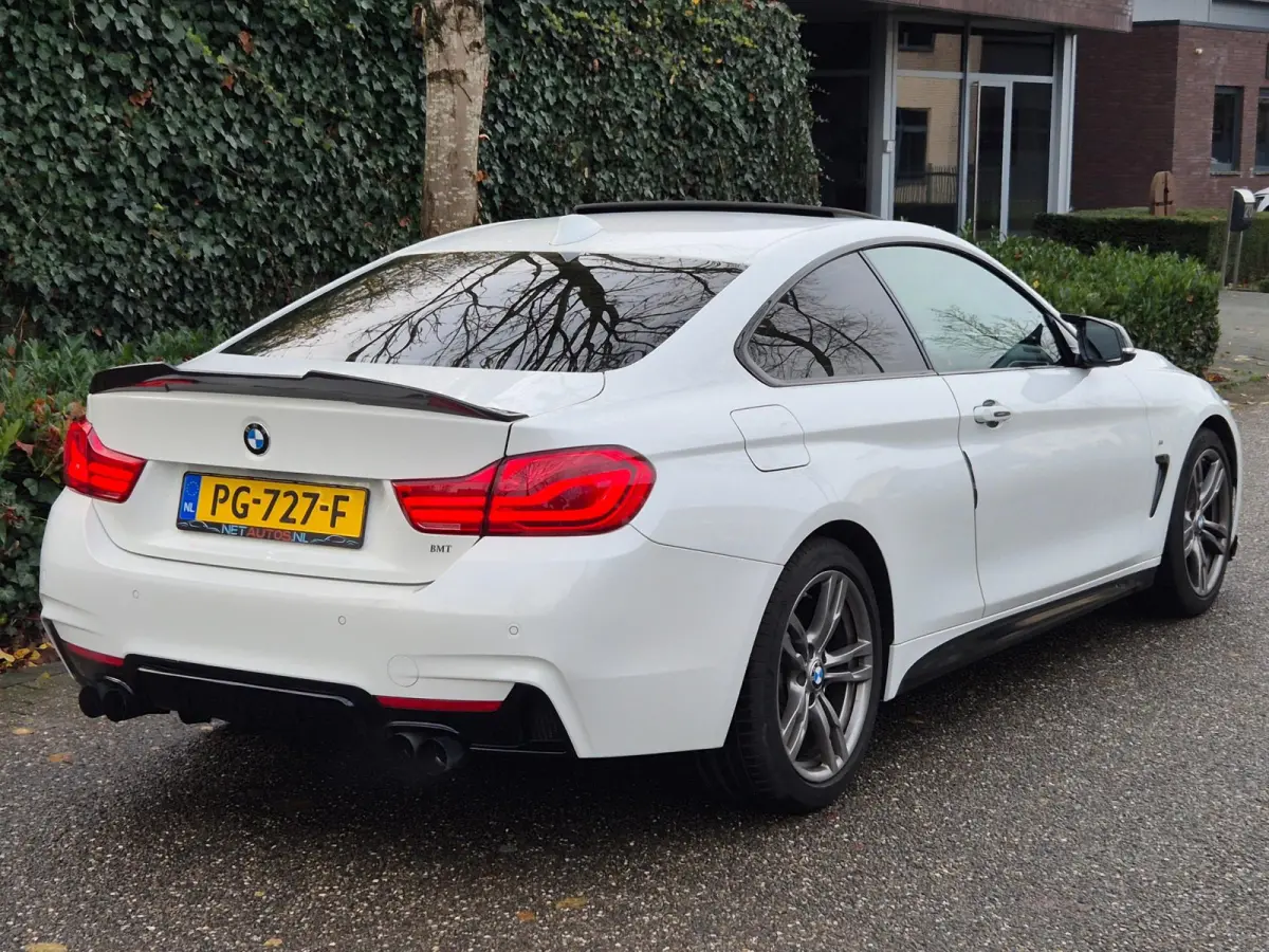M Sprt Schuifdak Coupé Apple CarPlay Nap NL High Executive F33 M4 uitlaat Spoiler