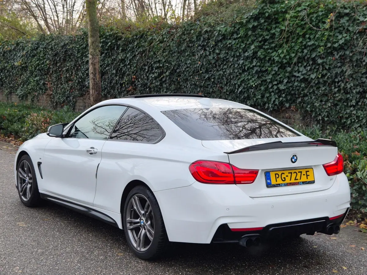 M Sprt Schuifdak Coupé Apple CarPlay Nap NL High Executive F33 M4 uitlaat Spoiler