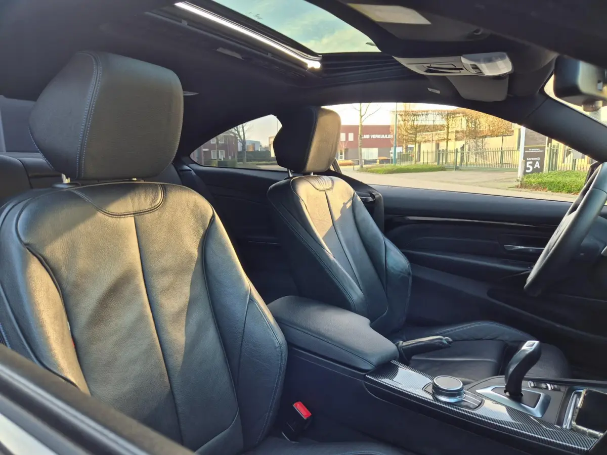 M Sprt Schuifdak Coupé Apple CarPlay Nap NL High Executive F33 M4 uitlaat Spoiler
