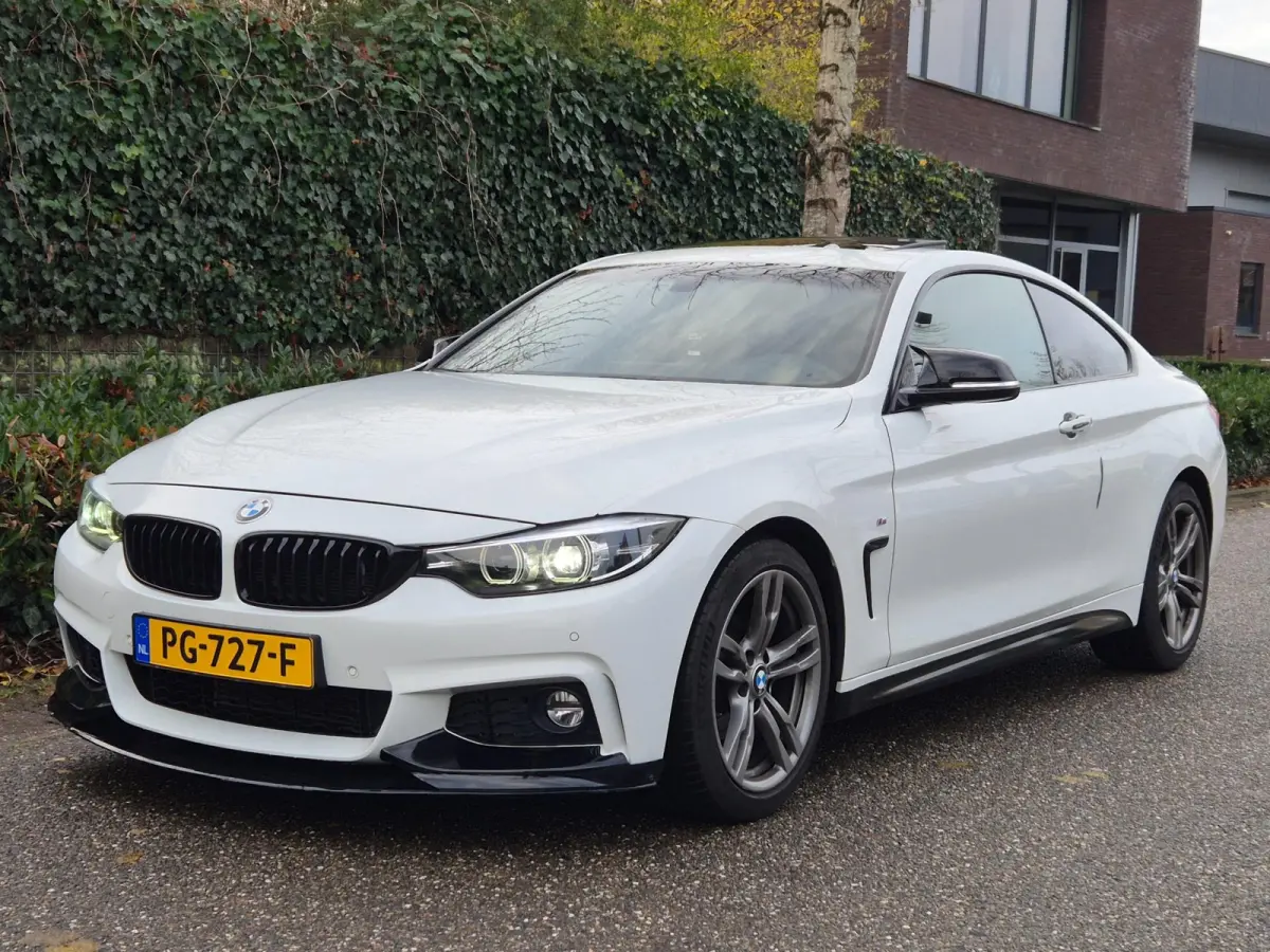 M Sprt Schuifdak Coupé Apple CarPlay Nap NL High Executive F33 M4 uitlaat Spoiler