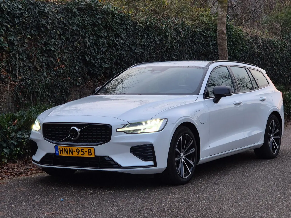 2.0 T6 hybrid AWD Plus Dark 388PK KRISTAL Autopilot +70km Hyrbride BTW Volle optielijst Adaptieve cruise control CarPlay