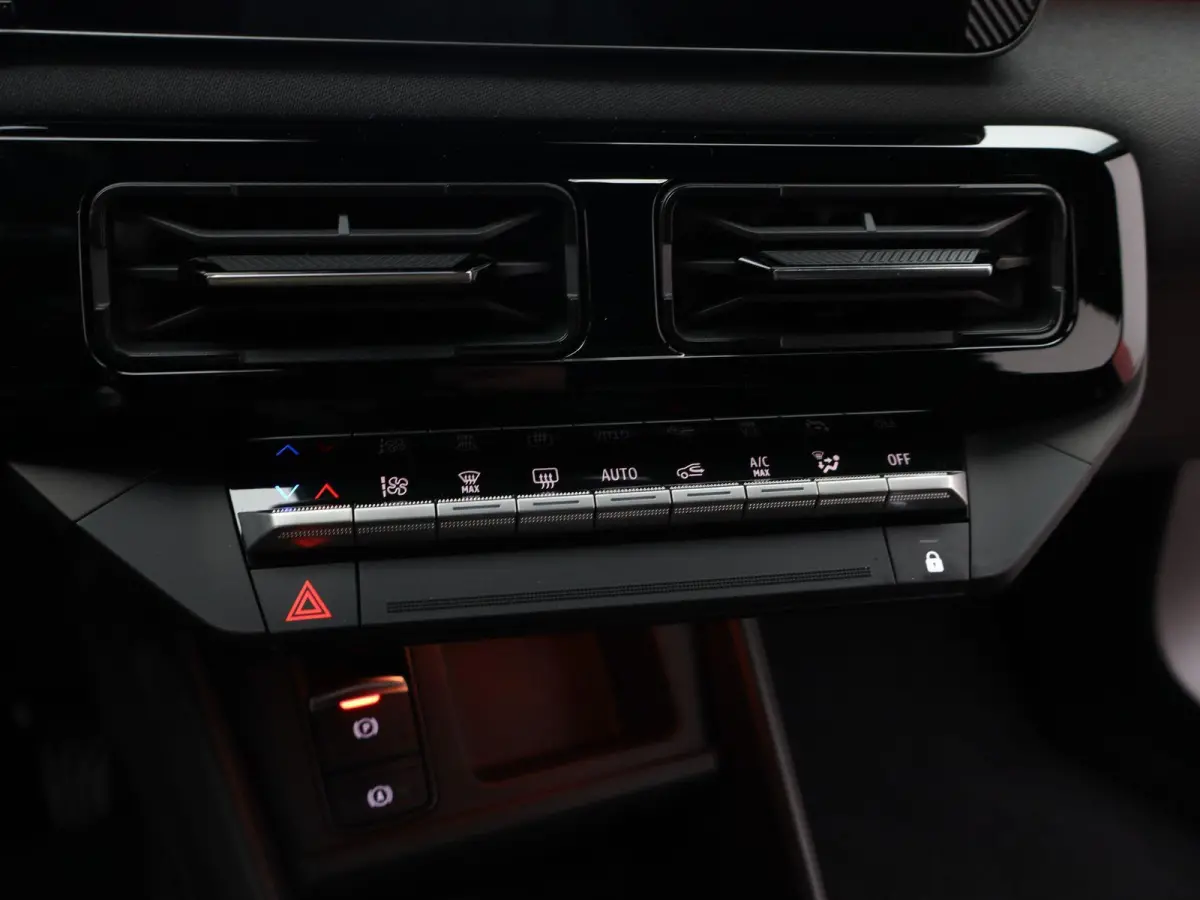 ADVANCE - Launch Edition 52 kWh €5.000,- korting | Google Navigatie | Parkeercamera | Stoelverwarming
