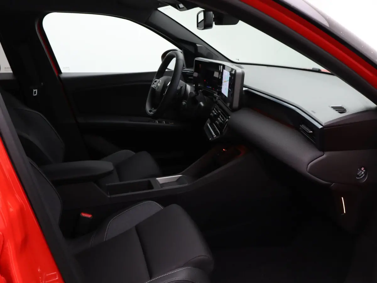 ADVANCE - Launch Edition 52 kWh €5.000,- korting | Google Navigatie | Parkeercamera | Stoelverwarming