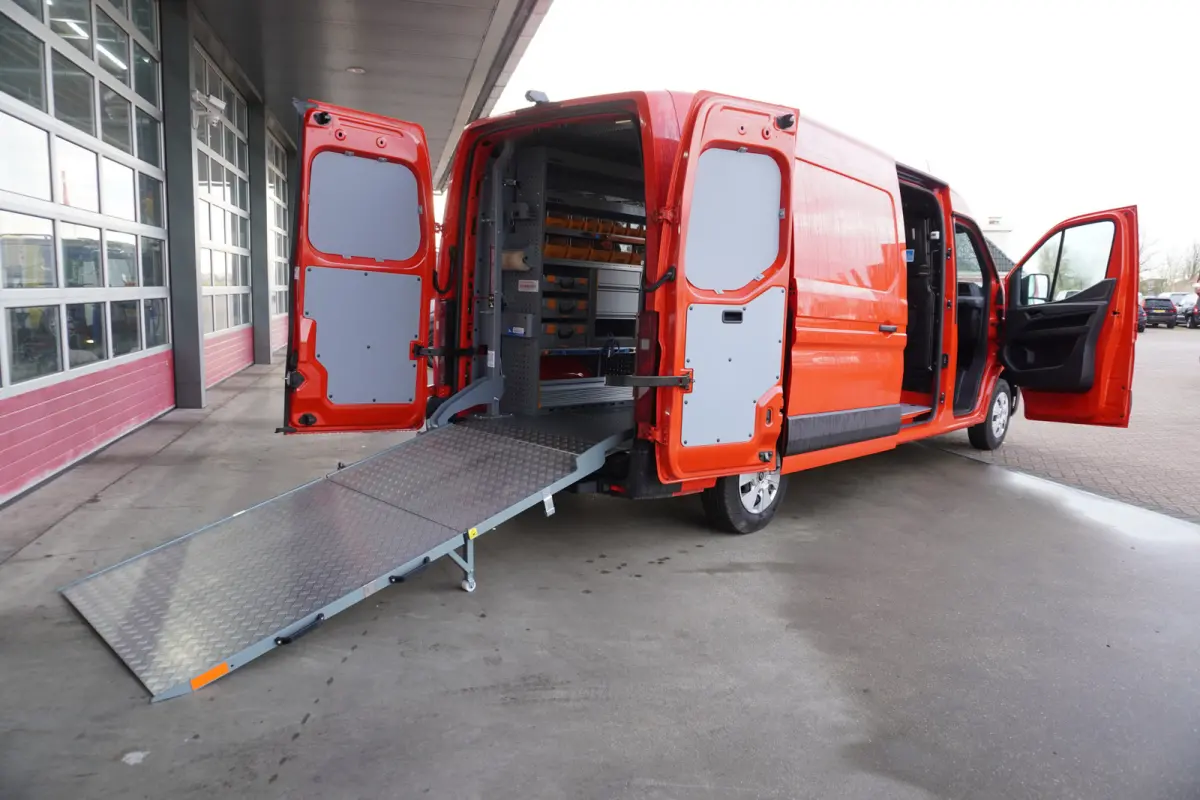 T35 2.0 dCi 170PK L3H2 met COMPLETE WERKPLAATS INRICHTING Nr. V139 | Climate | Cruise | Camera | Apple- Android
