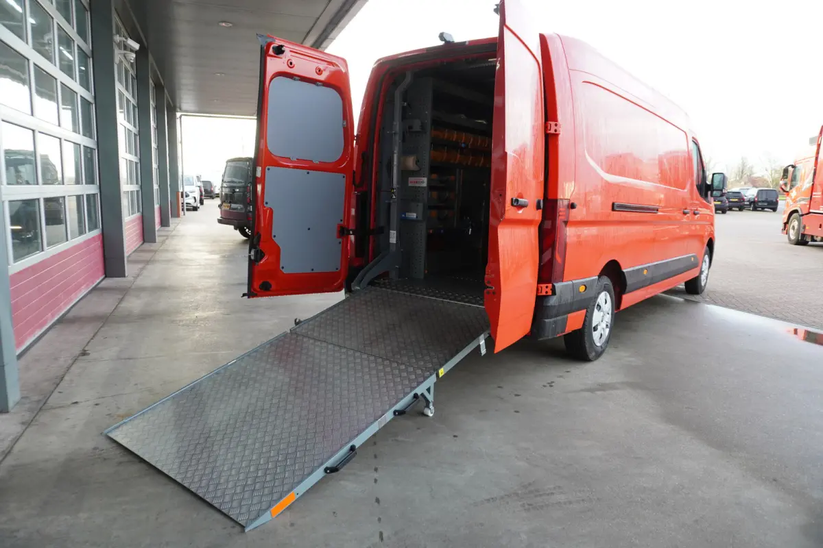 T35 2.0 dCi 170PK L3H2 met COMPLETE WERKPLAATS INRICHTING Nr. V139 | Climate | Cruise | Camera | Apple- Android