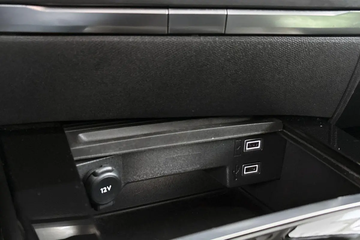 1.2 Edition / Camera / Apple CarPlay / Sensoren