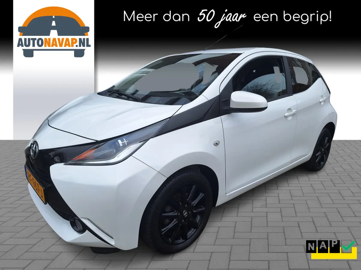 1.0 VVT-i X-Play 5Drs /Camera/Navi/Led/Airco/Garantie