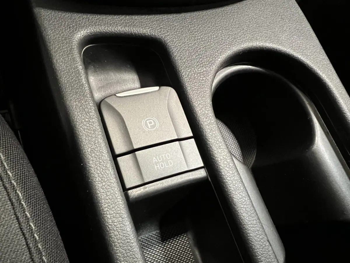 1.6 GDI HEV | Android Auto/Apple Carplay | LM Velgen 16" | Cruise Control Adaptief | Achteruitrijcamera | Airco | DAB | Onderhoud compleet |