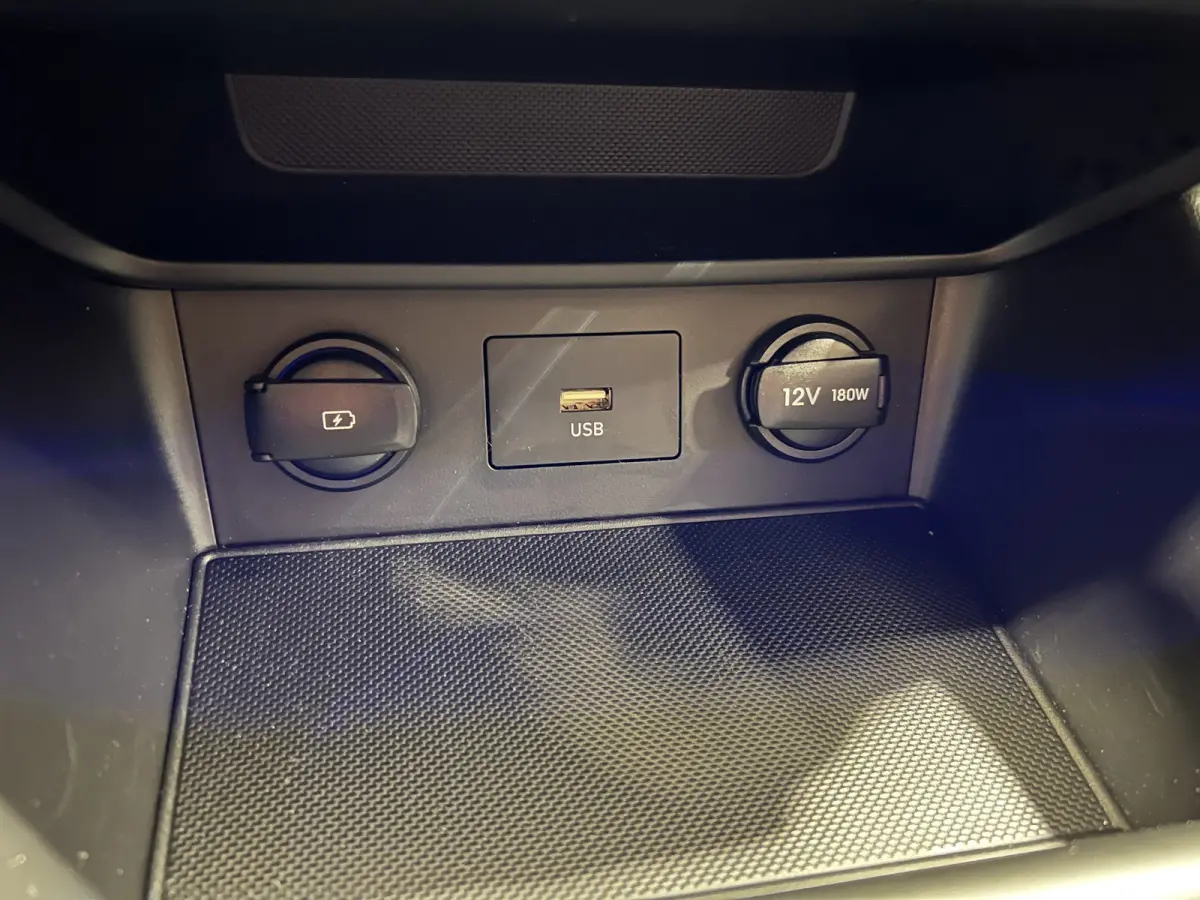 1.6 GDI HEV | Android Auto/Apple Carplay | LM Velgen 16" | Cruise Control Adaptief | Achteruitrijcamera | Airco | DAB | Onderhoud compleet |