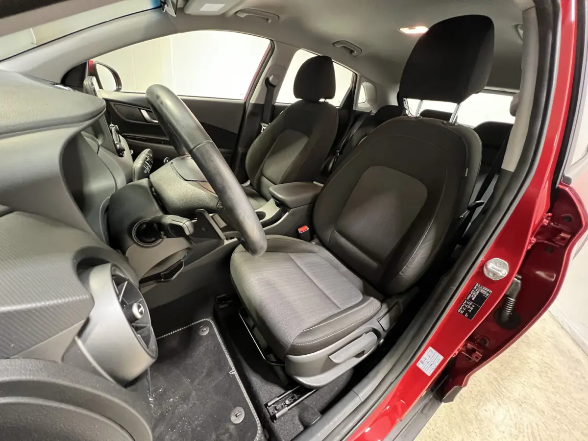 1.6 GDI HEV | Android Auto/Apple Carplay | LM Velgen 16" | Cruise Control Adaptief | Achteruitrijcamera | Airco | DAB | Onderhoud compleet |