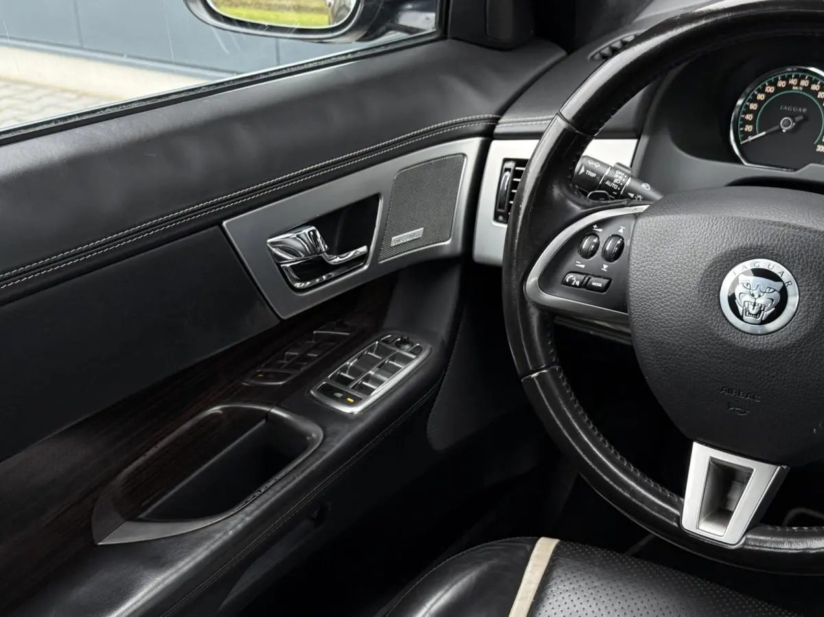 5.0 V8 385PK Portfolio Nieuw Model - Leder - Alcantara Hemel