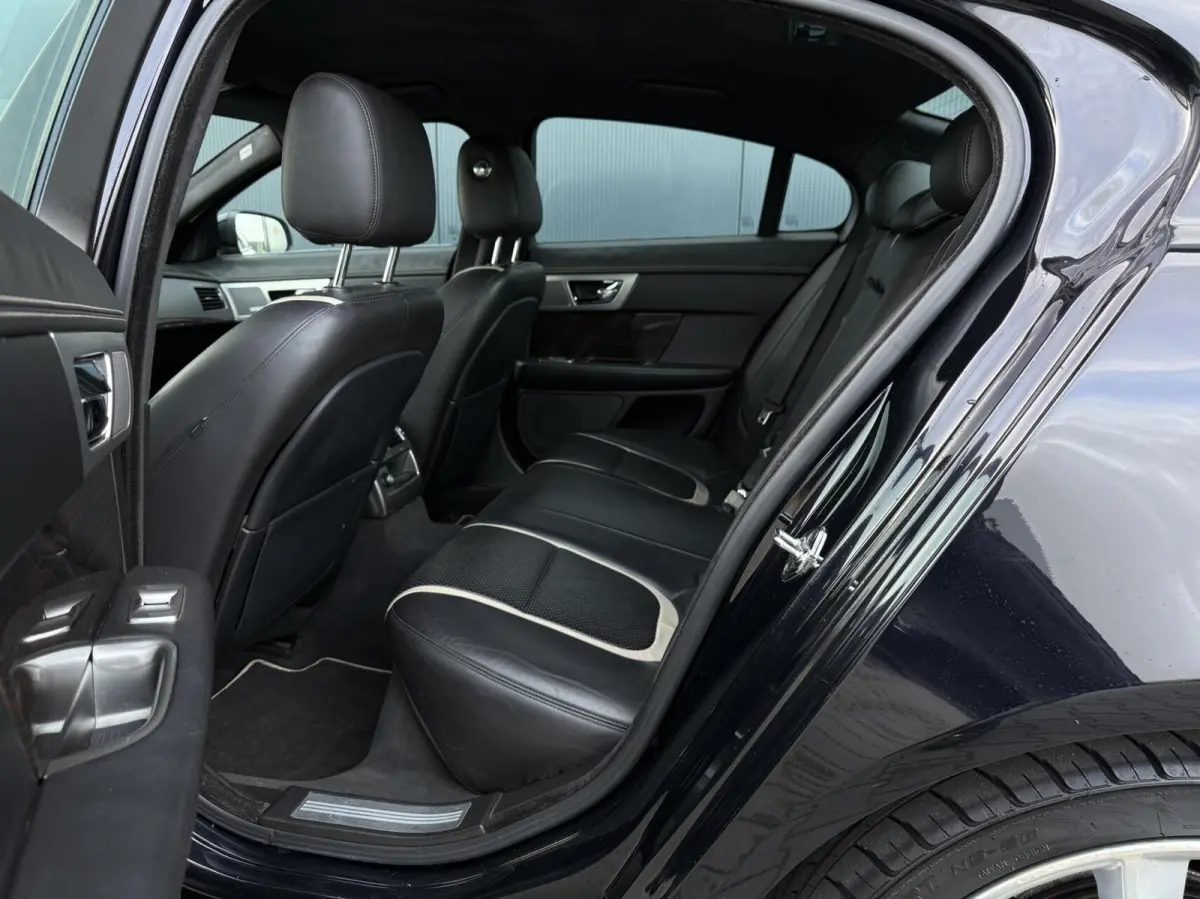 5.0 V8 385PK Portfolio Nieuw Model - Leder - Alcantara Hemel