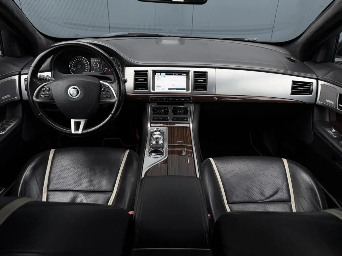 5.0 V8 385PK Portfolio Nieuw Model - Leder - Alcantara Hemel