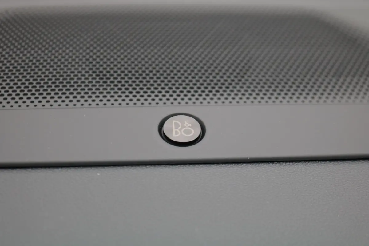 L2 H1 Limited 218pk Led 360 Camera B&O