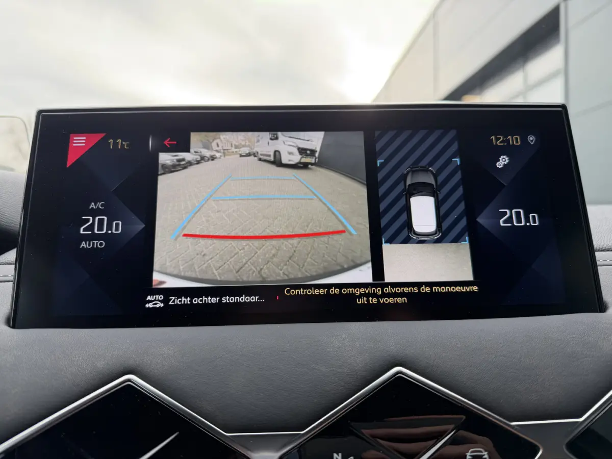 100pk Opera (Camera - Leder - LED Matrix - Parkeersensoren V+A - Automatische Airco - Apple Carplay - Navigatie - Head up)