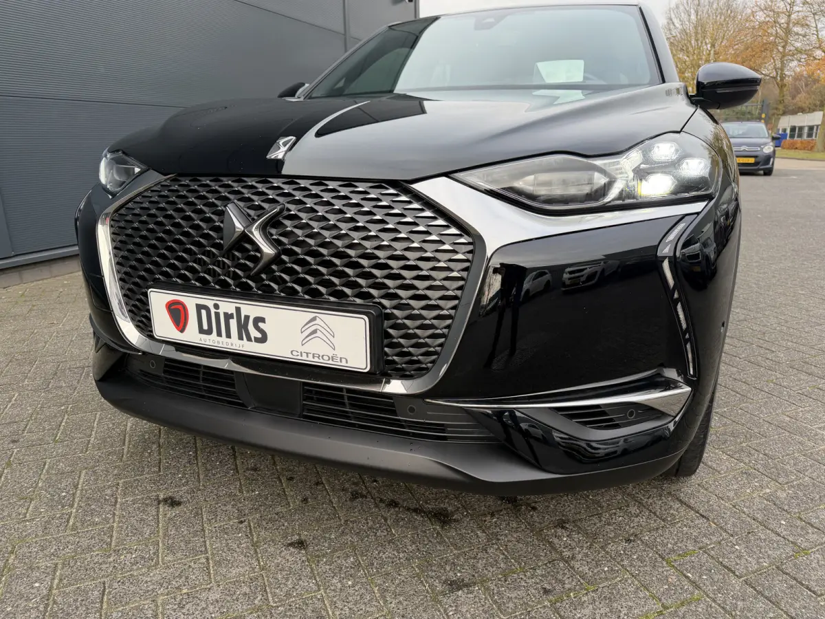 100pk Opera (Camera - Leder - LED Matrix - Parkeersensoren V+A - Automatische Airco - Apple Carplay - Navigatie - Head up)