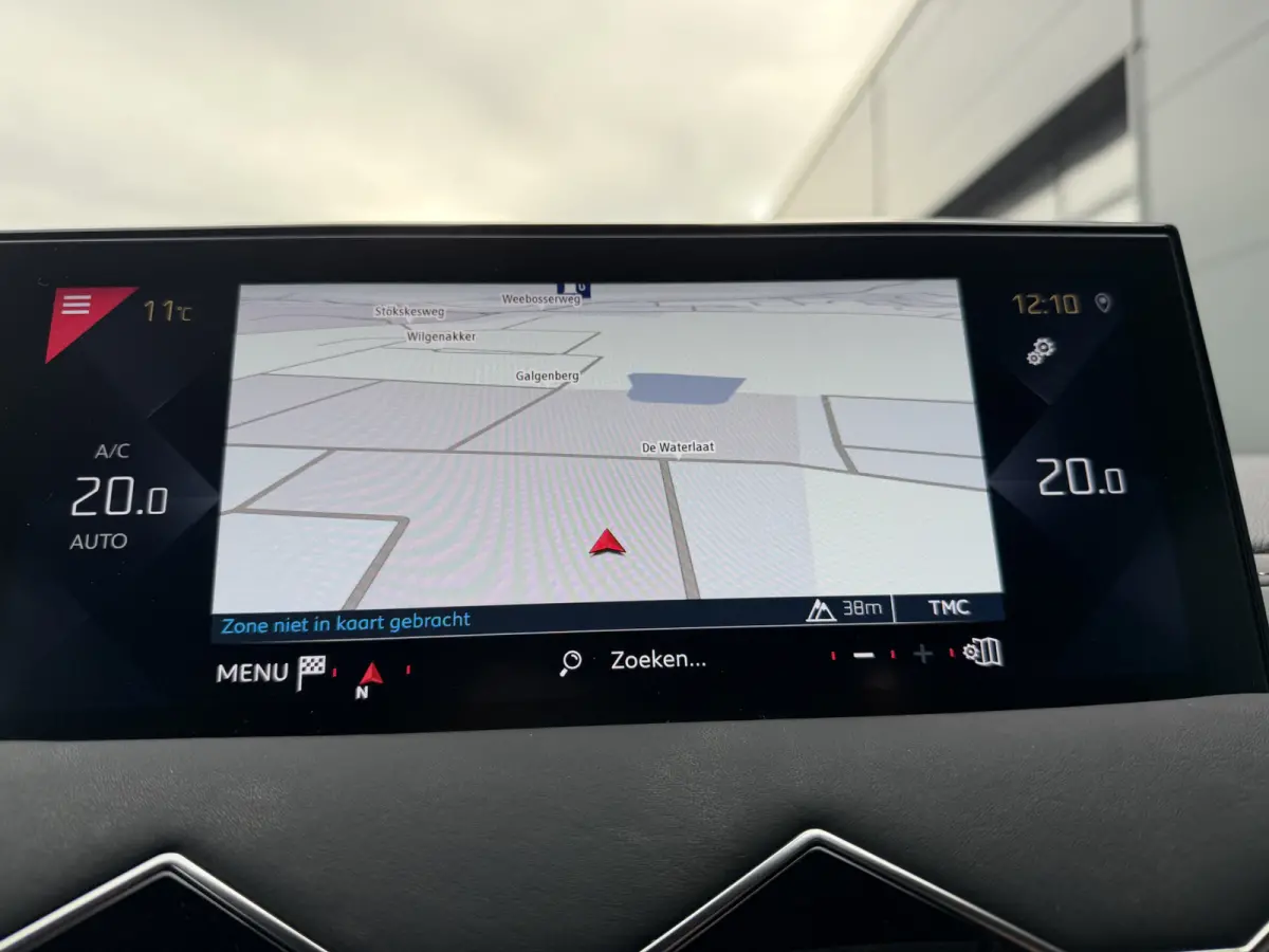 100pk Opera (Camera - Leder - LED Matrix - Parkeersensoren V+A - Automatische Airco - Apple Carplay - Navigatie - Head up)