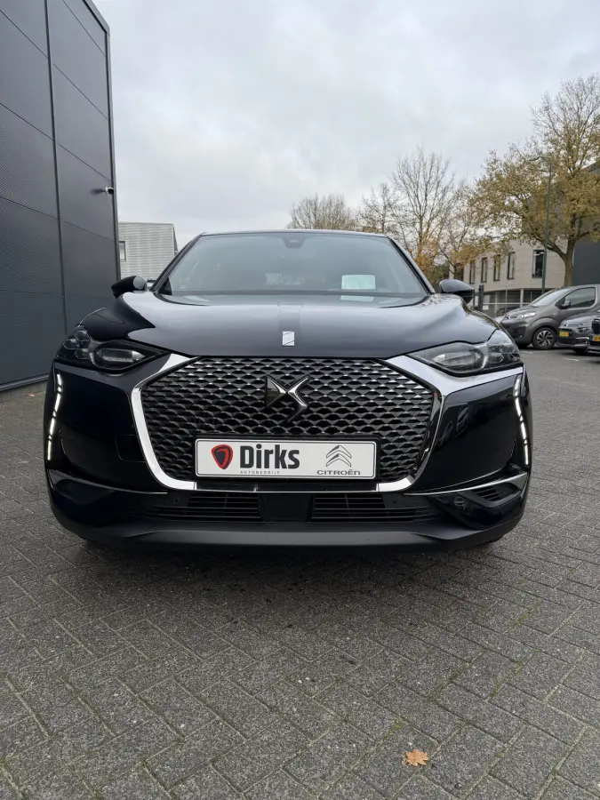 100pk Opera (Camera - Leder - LED Matrix - Parkeersensoren V+A - Automatische Airco - Apple Carplay - Navigatie - Head up)