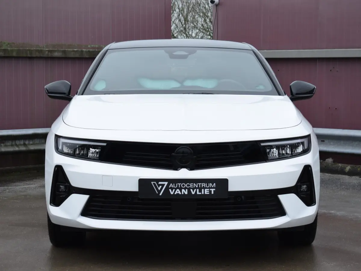 54 kWh GS | NAVI | 18" LICHTMETALEN VELGEN | AGR COMFORTSTOEL | STOELVERWARMING | PARKEERSENSOREN MET CAMERA | 15 KM