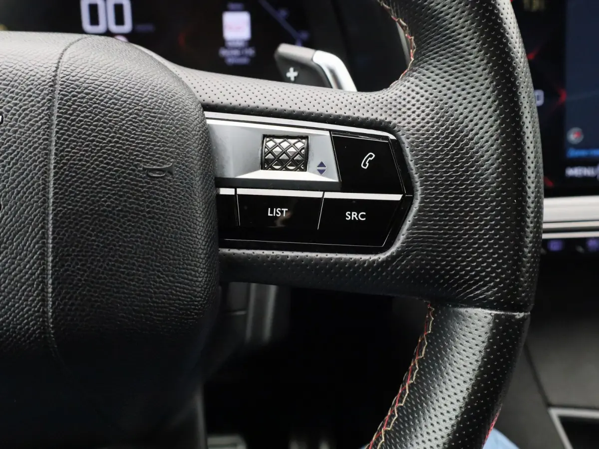 1.2 PureTech 130 PK Automaat Performance Line | CAMERA | CARPLAY