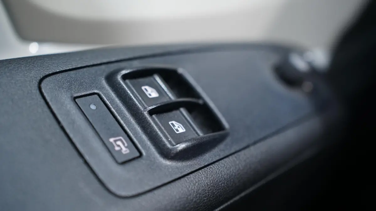 2.0 BlueHDI 130 pk L2H2 Premium Airco Cruise Control, Laadruimte Pakket, Multistuur, 3-Zits