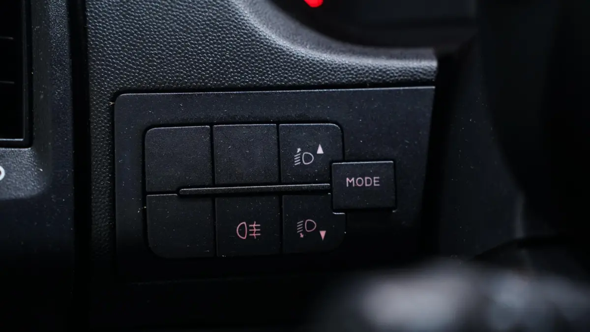 2.0 BlueHDI 130 pk L2H2 Premium Airco Cruise Control, Laadruimte Pakket, Multistuur, 3-Zits