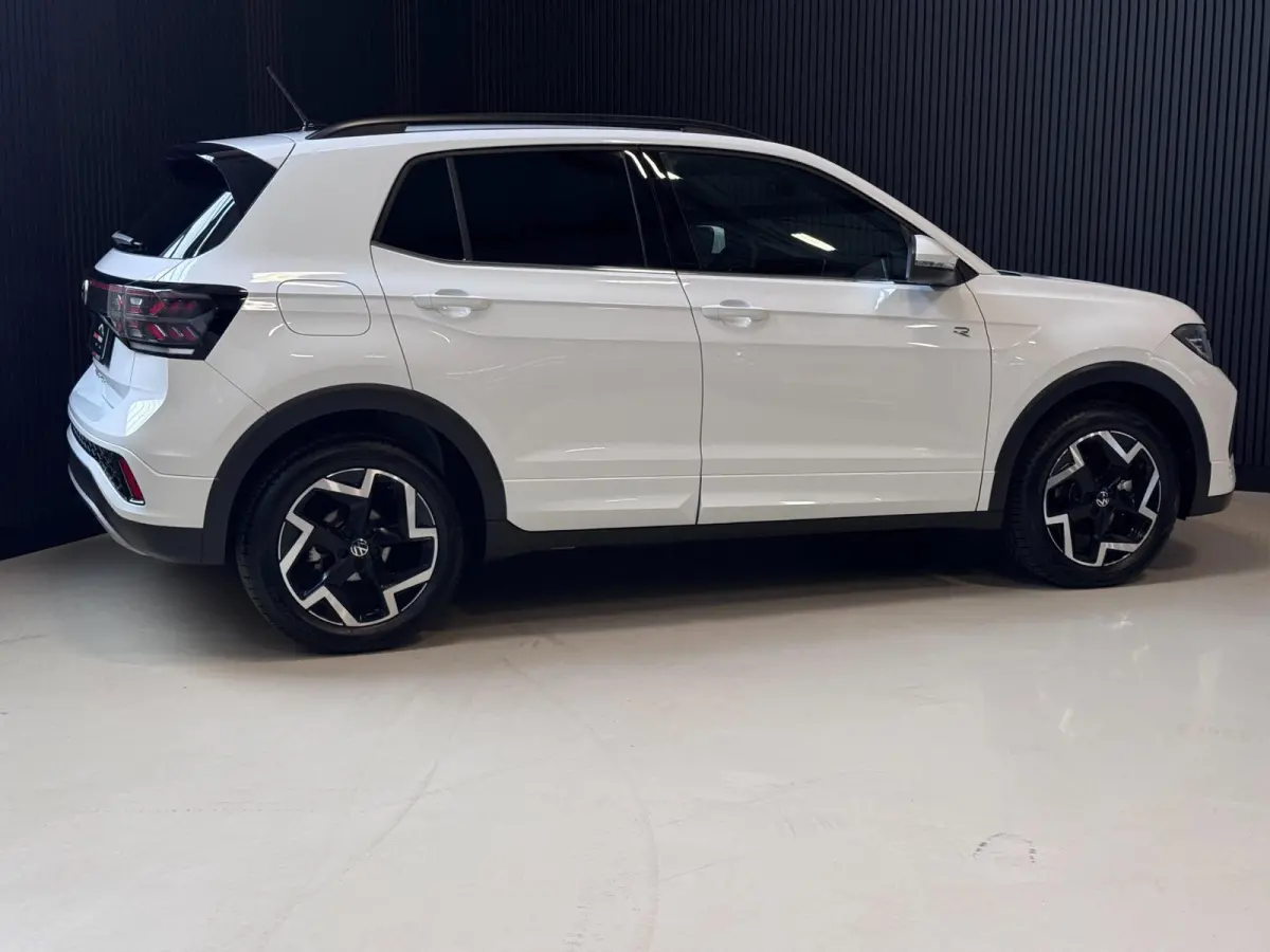 1.5 TSI R-Line DSG | IQ LED | CAMERA | TREKHAAK | NIEUWSTAAT!