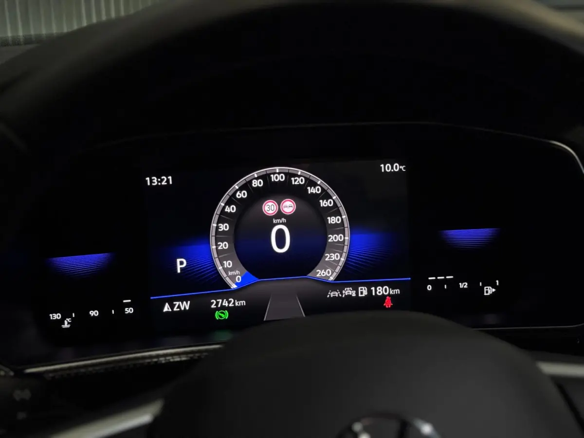 1.5 TSI R-Line DSG | IQ LED | CAMERA | TREKHAAK | NIEUWSTAAT!