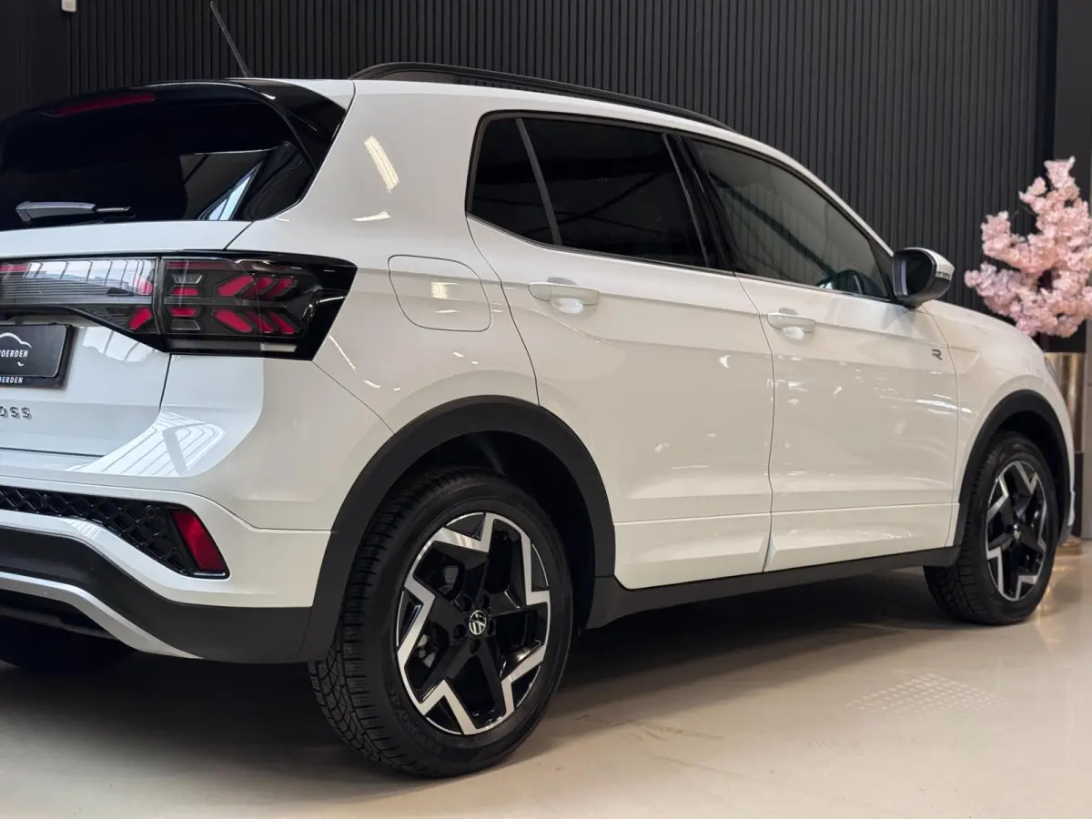 1.5 TSI R-Line DSG | IQ LED | CAMERA | TREKHAAK | NIEUWSTAAT!
