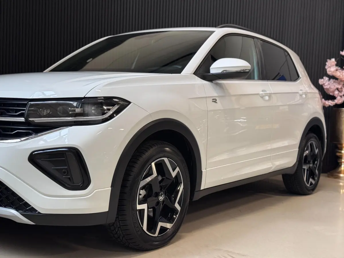 1.5 TSI R-Line DSG | IQ LED | CAMERA | TREKHAAK | NIEUWSTAAT!