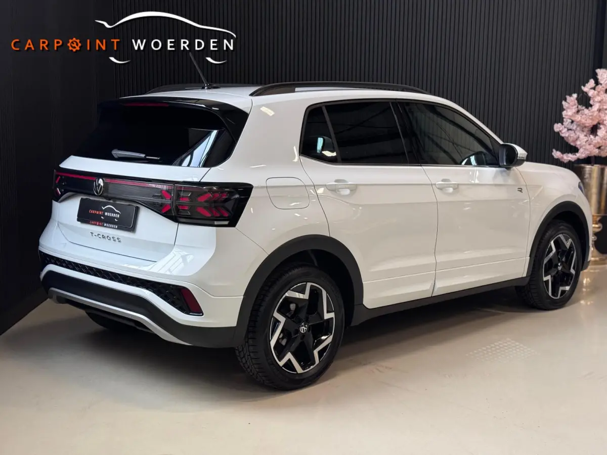 1.5 TSI R-Line DSG | IQ LED | CAMERA | TREKHAAK | NIEUWSTAAT!