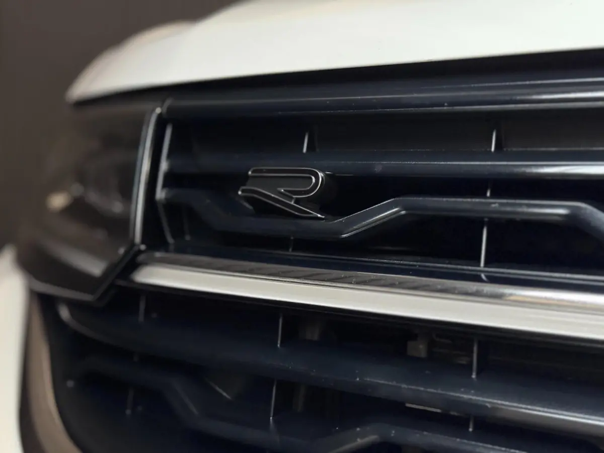 1.5 TSI R-Line DSG | IQ LED | CAMERA | TREKHAAK | NIEUWSTAAT!