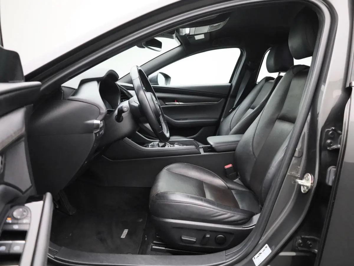 2.0 e-SkyActiv-X M Hybrid 186 Comfort | 186 PK |  Apple Carplay/Android Auto | Cruise Control | Lederen Bekleding | Stoelverwarming | Head-up Display | Achteruitrijcamera |