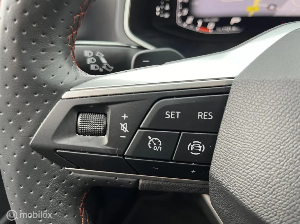 1.0 EcoTSI FR DSG LED*CAMERA*CRUISE*NAVI*PDC*