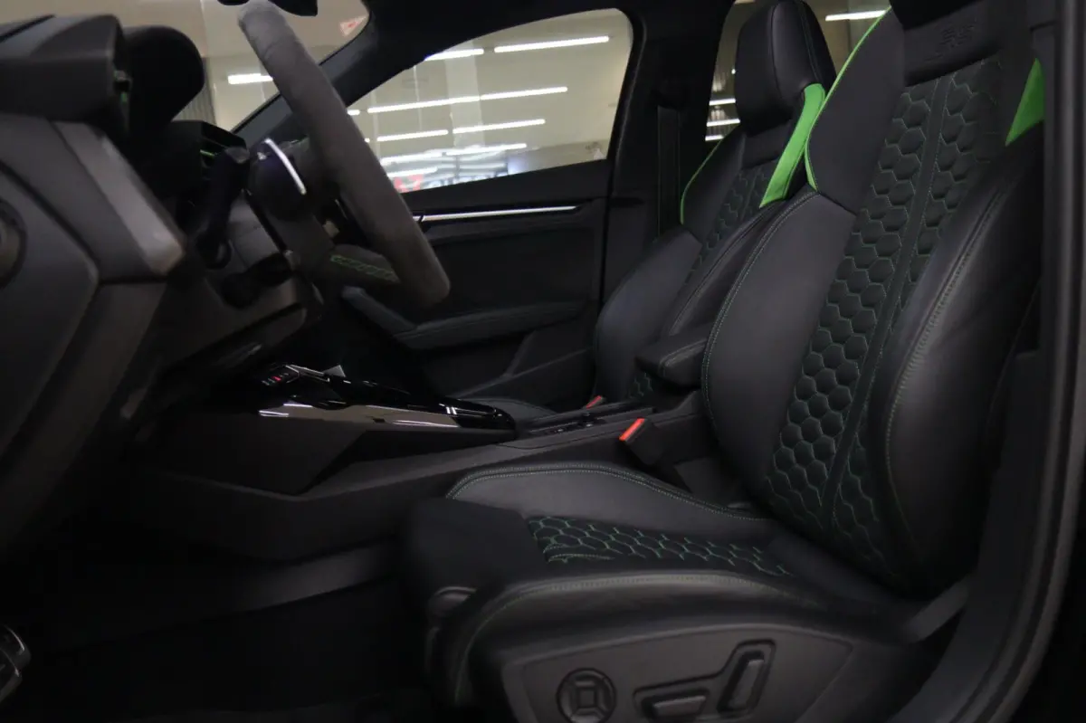 2.5 TFSI quattro HULK PANO/KERAMISCH/B&O/HUD/CARBONSPOILER/VOL