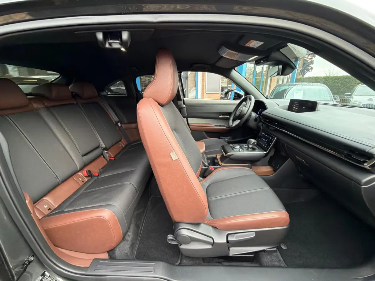 E-SkyActiv R-EV 170 Advantage 2025 AUT NAVI NAP