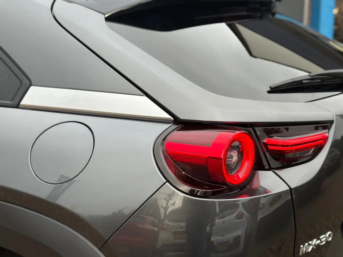 E-SkyActiv R-EV 170 Advantage 2025 AUT NAVI NAP
