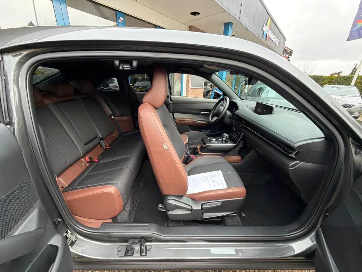 E-SkyActiv R-EV 170 Advantage 2025 AUT NAVI NAP