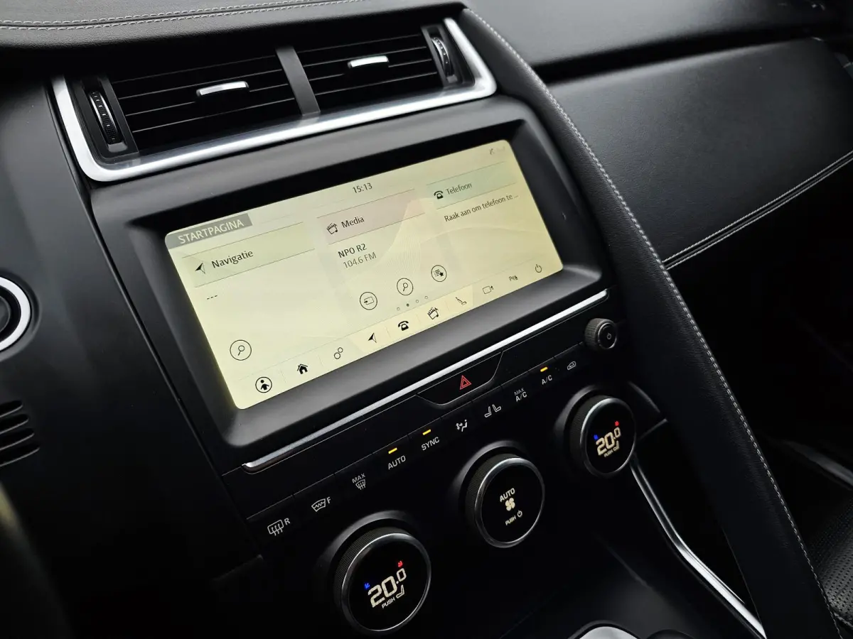 2.0 P200 AWD R-DYNAMIC S / LED / LEDER / NAVI / CAMERA