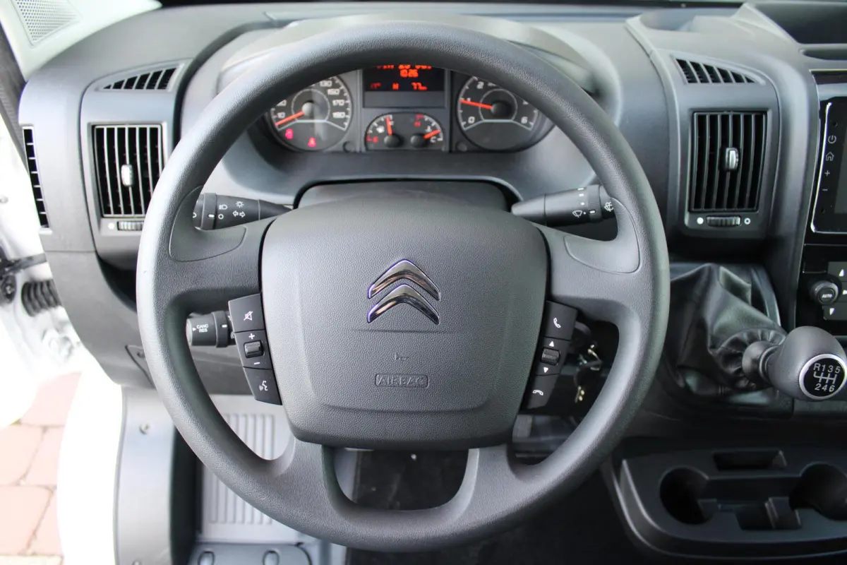 2.2 BlueHDi 120PK L2H2 3.0t 3-ZITS | APPLE CARPLAY/ANDROID AUTO | PARK SENSOREN | CRUISE | AIRCO | TREKHAAK | ALL SEASON BANDEN |