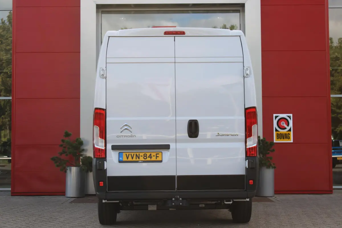 2.2 BlueHDi 120PK L2H2 3.0t 3-ZITS | APPLE CARPLAY/ANDROID AUTO | PARK SENSOREN | CRUISE | AIRCO | TREKHAAK | ALL SEASON BANDEN |